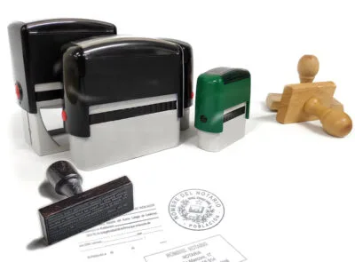 differences between manual and automatic stamps
